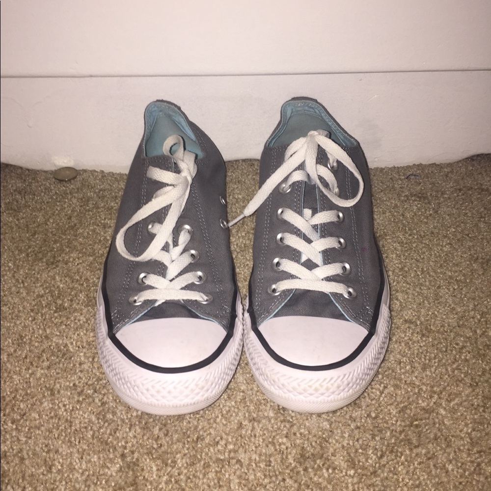 grey converse